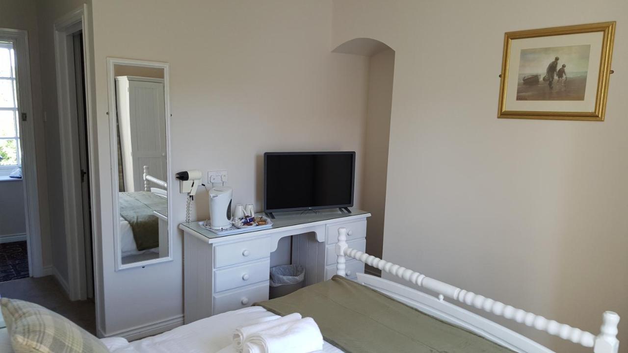 Central Bar Guesthouse Cushendall Exterior foto